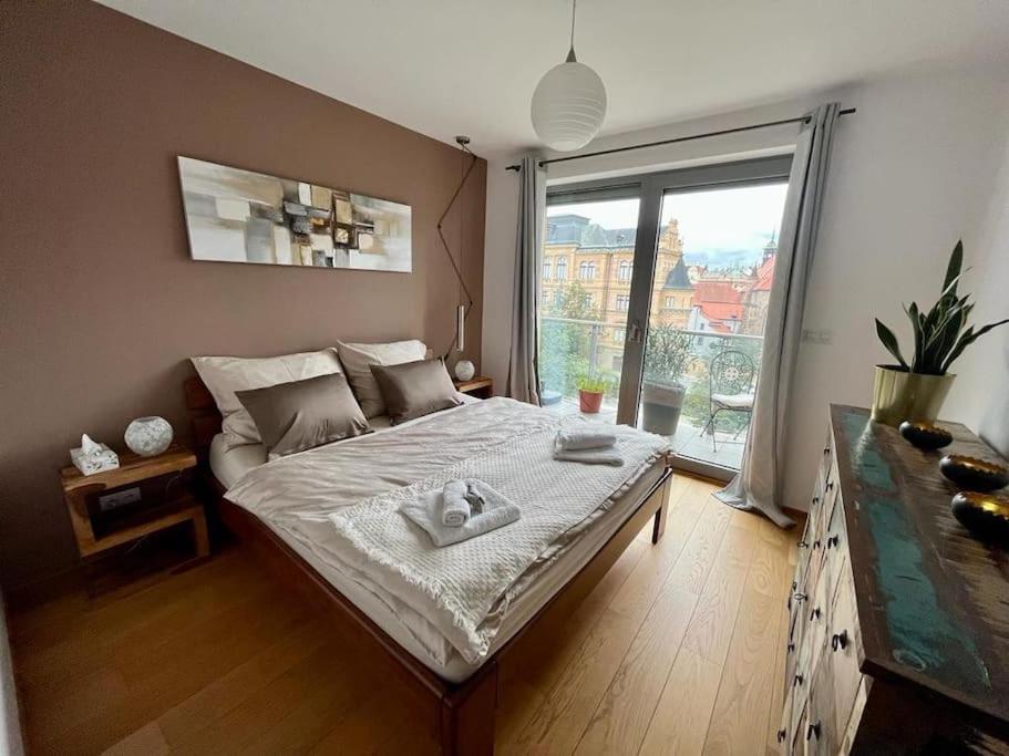 Apartment In Historical Center With Park View 比尔森 外观 照片