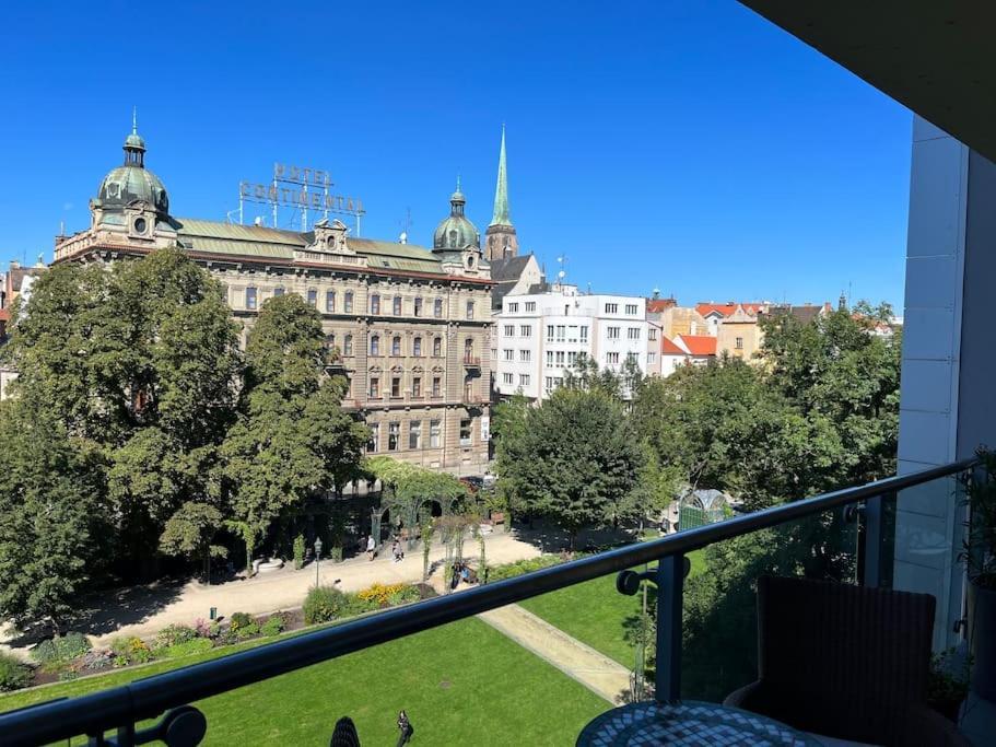 Apartment In Historical Center With Park View 比尔森 外观 照片